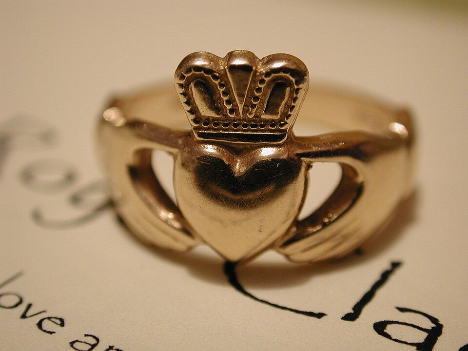 A Claddagh ring as a tradition of Irish weddings