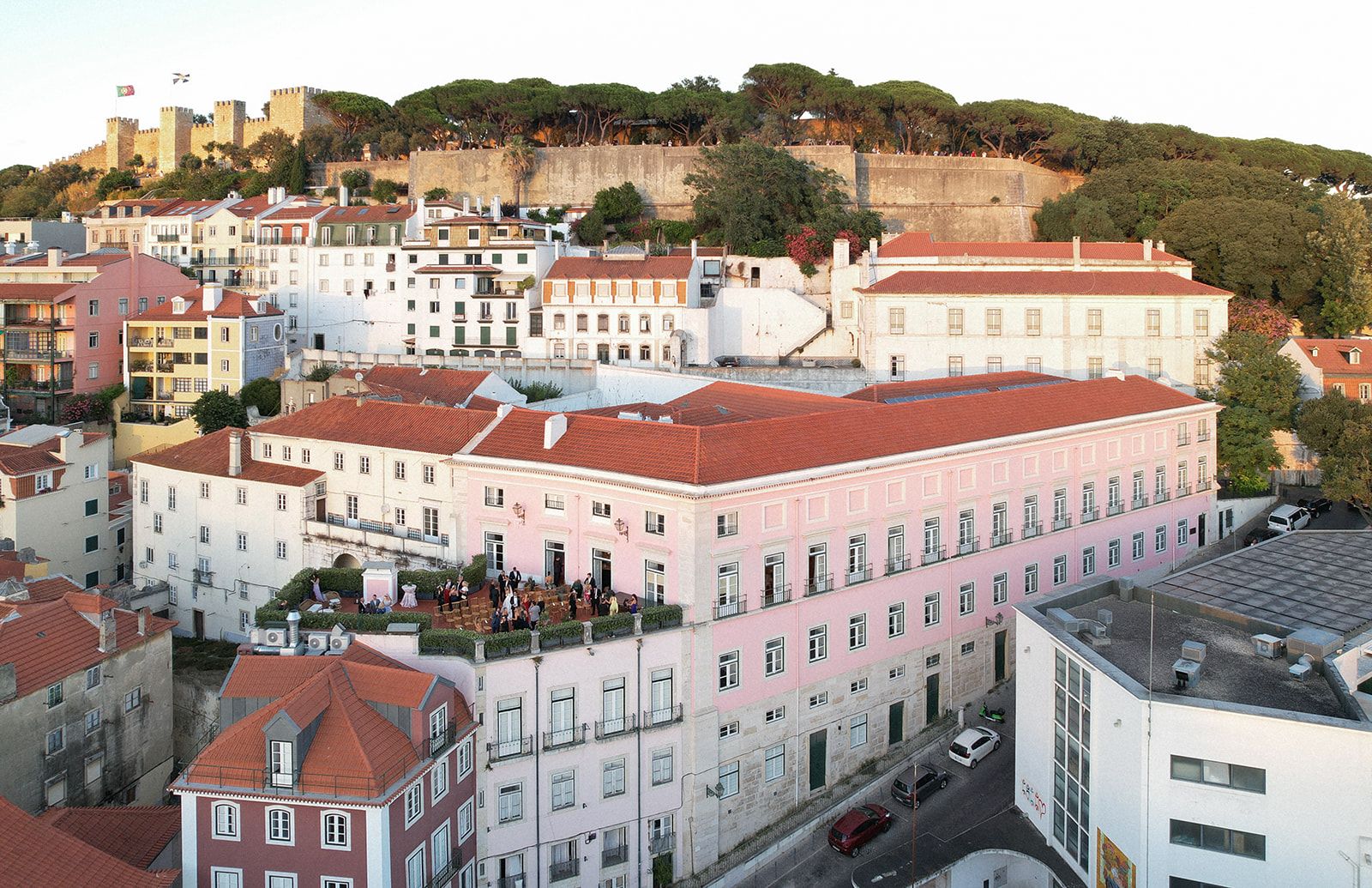 An elegant pink palace hotel in Lisbon for for destination weddings in Portugal