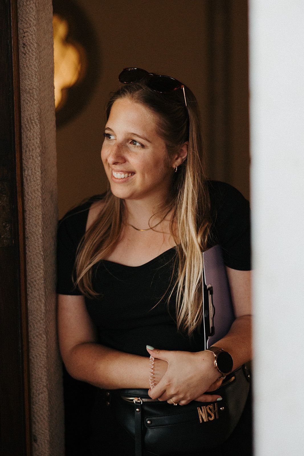 Our destination wedding planner in Portugal taking a peek at the Portuguese micro wedding that she arranged