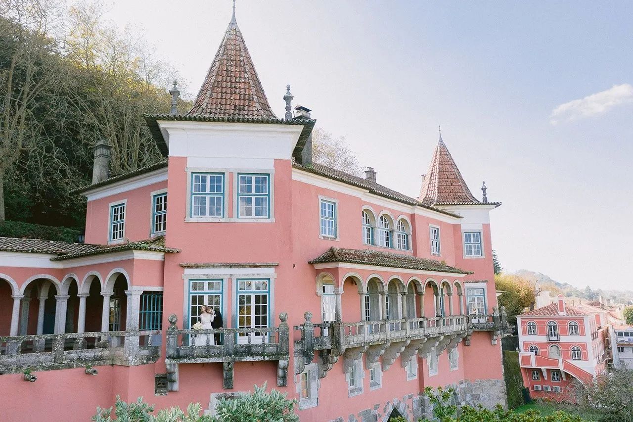 Casa dos Penedos, pink castle wedding venue in Sintra, Portugal
