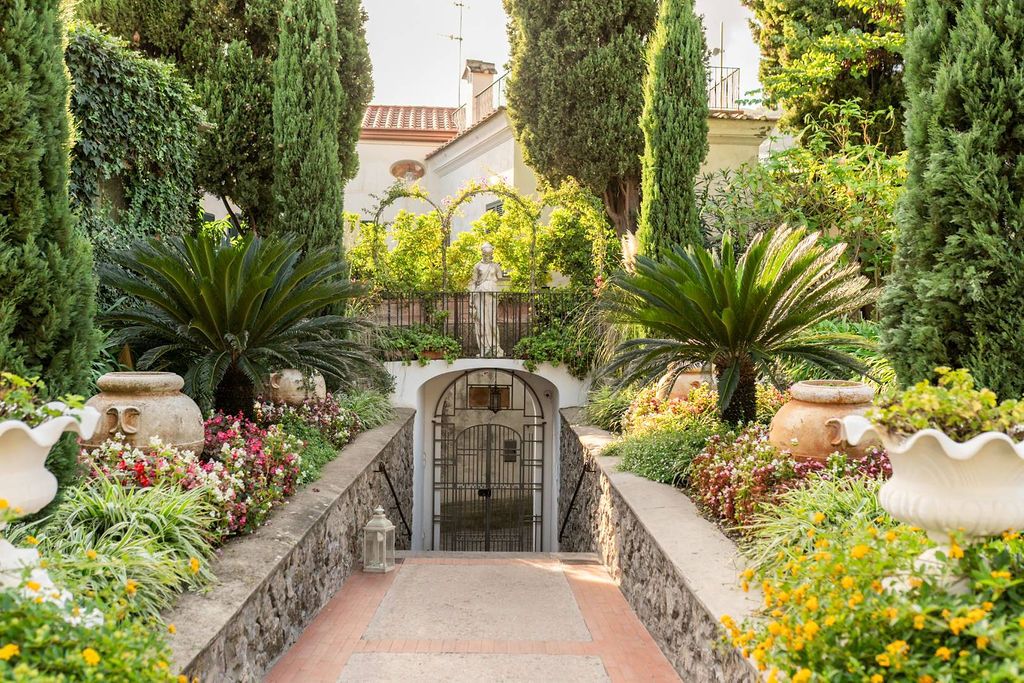 Entrance of a villa with a huge nature park in Amalfi