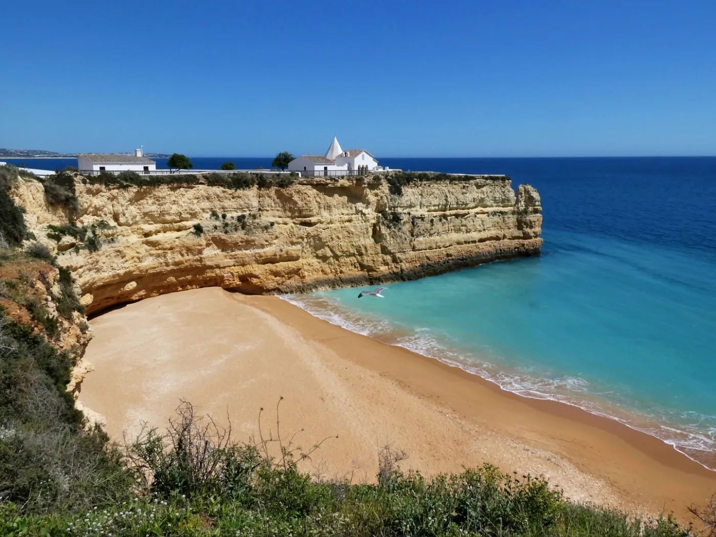 Beach in Algarve for a destination wedding in Portugal
