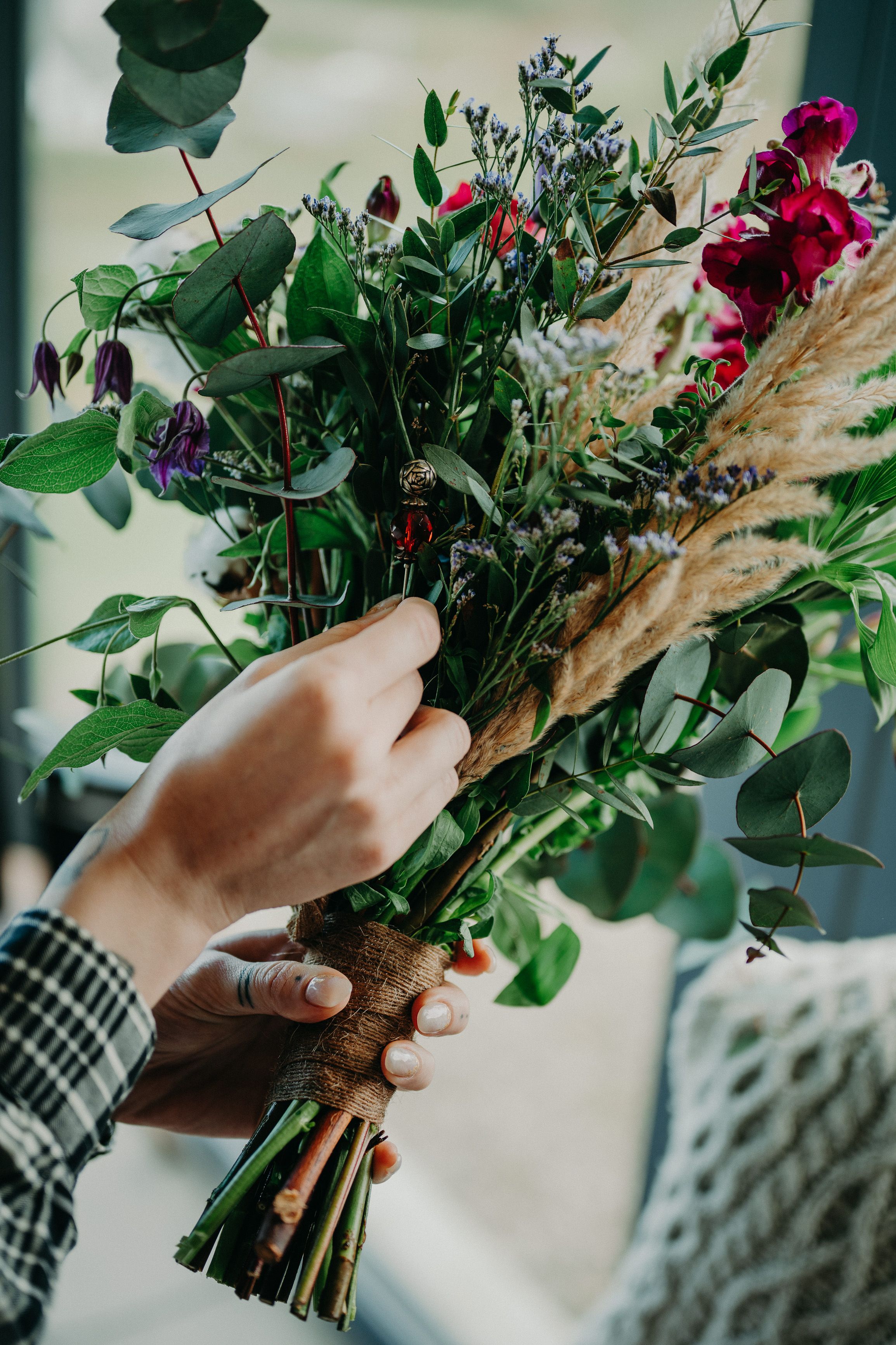 A bouquet filled with a lot of color for a small wedding in Ireland