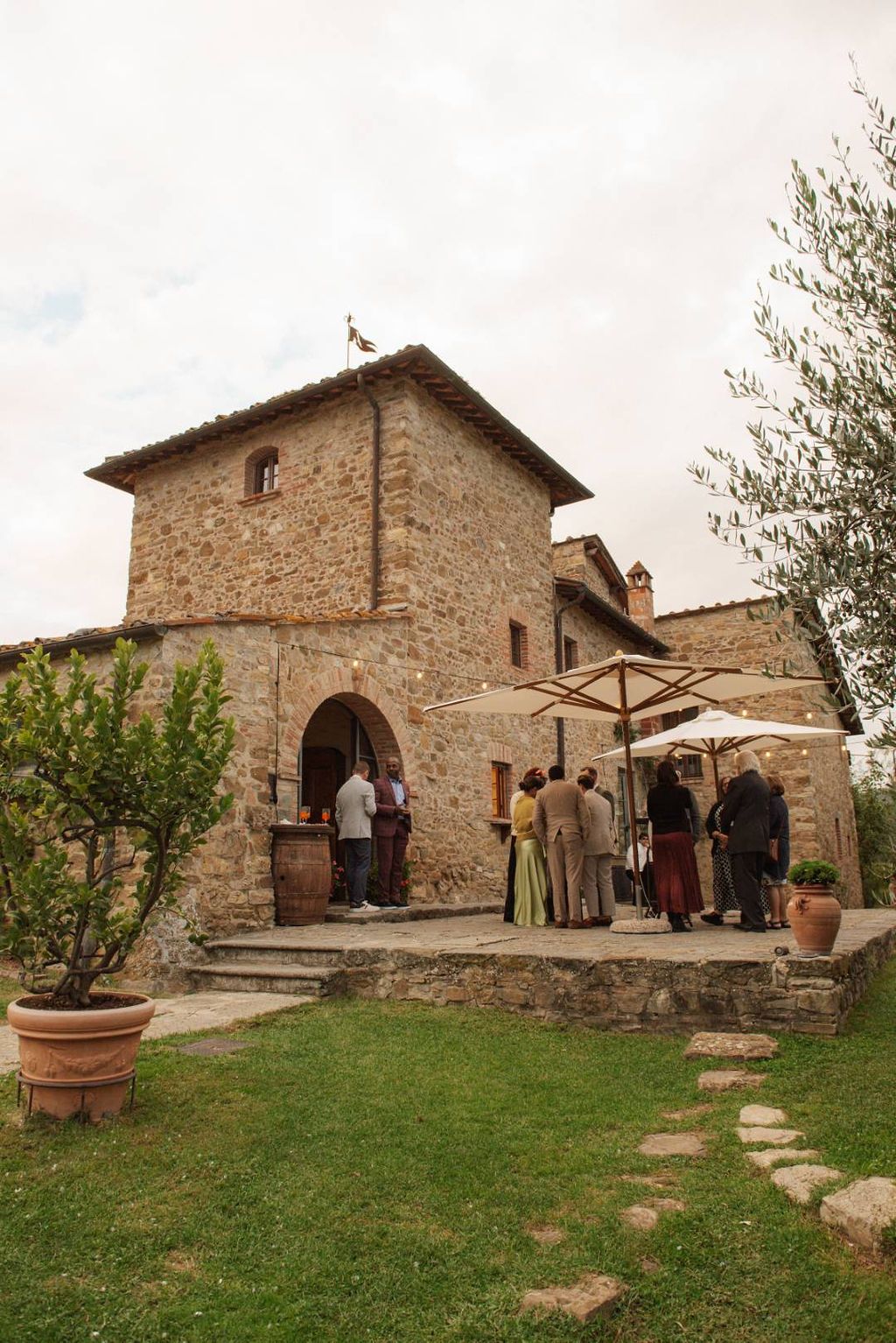 Historic villa amidst a Tuscan estate for small weddings in Italy