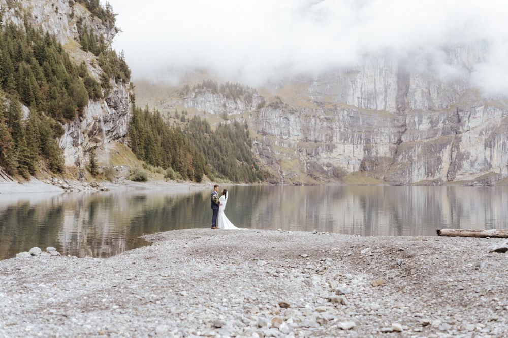 Scenic lake for adventure micro weddings in Bernese Oberland